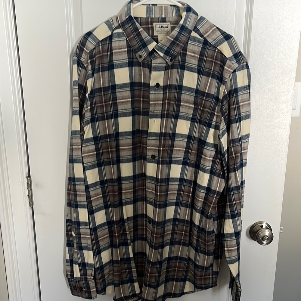 NWT L.L. Bean Men's Casual Plaid Shirt - Navy and Cream